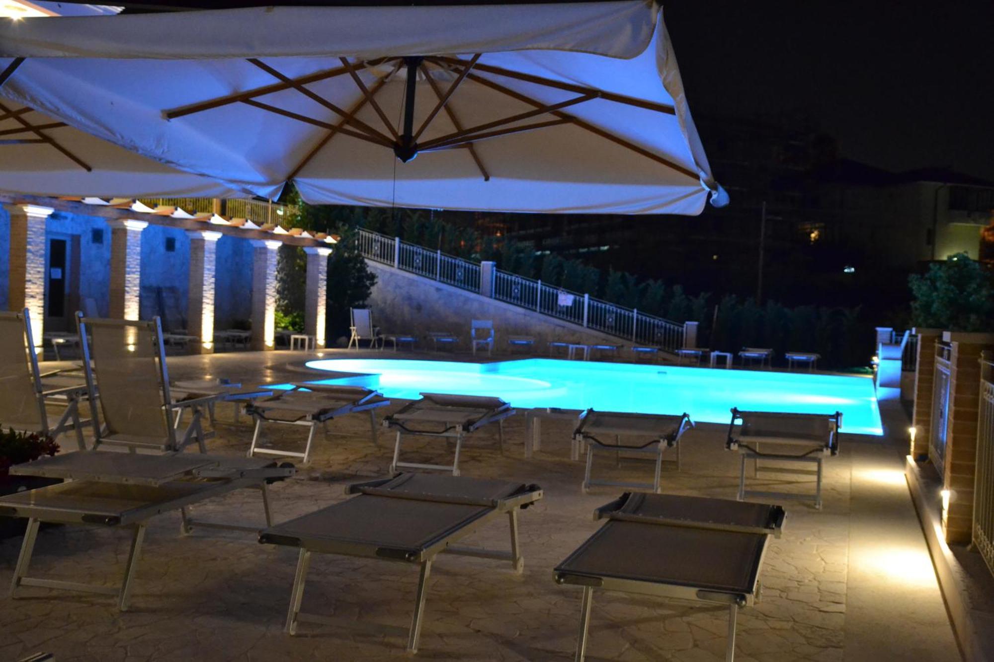 Incantea Resort Tortoreto Εξωτερικό φωτογραφία