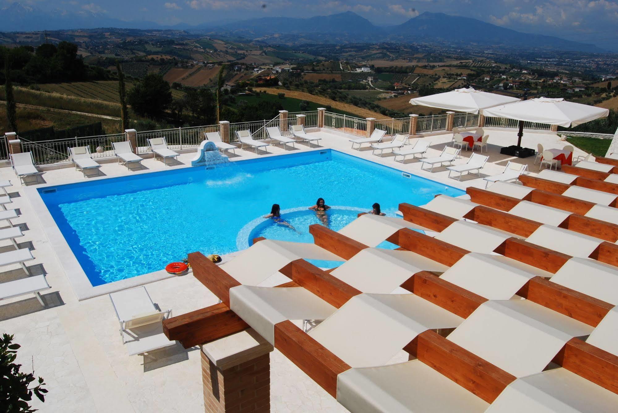 Incantea Resort Tortoreto Εξωτερικό φωτογραφία
